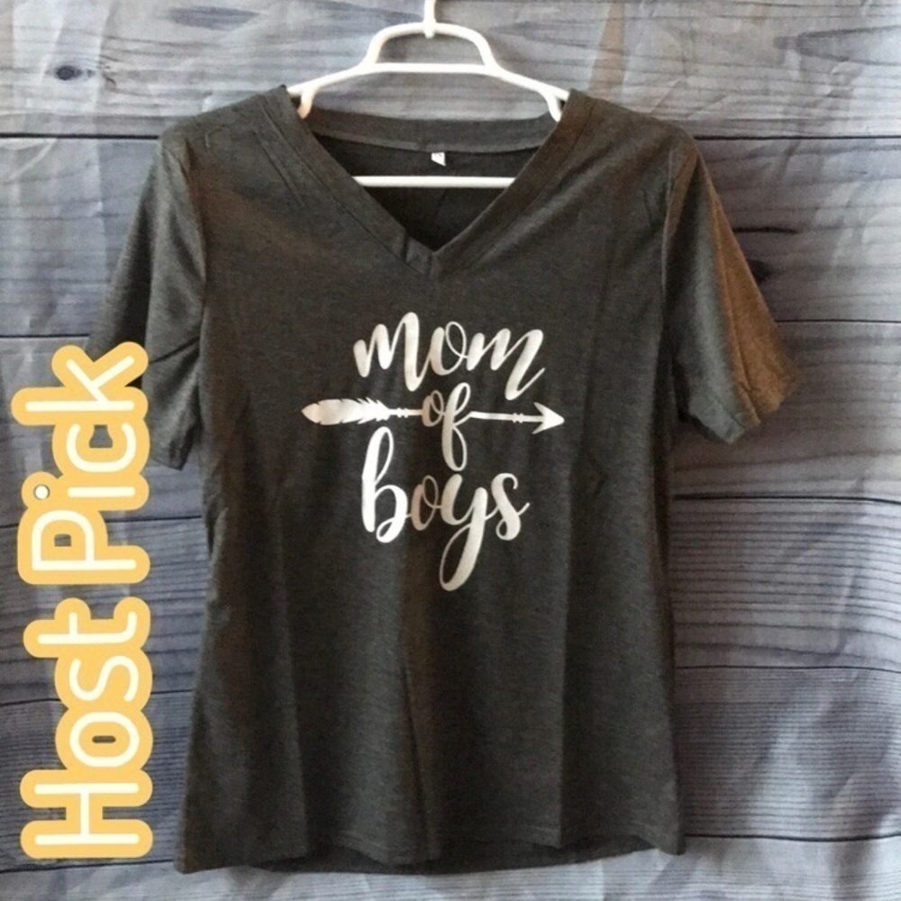 ✅4x Host Pick✅ Mom of Boys T-Shirt, Medium